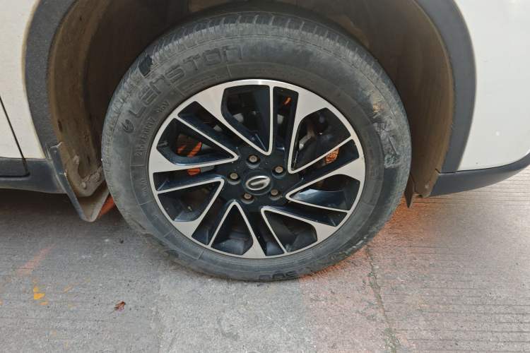 Used GAC Trumpchi GS4 2017 200T Manual Two-Wheel Drive Elite Edition Right Front Wheel Hub