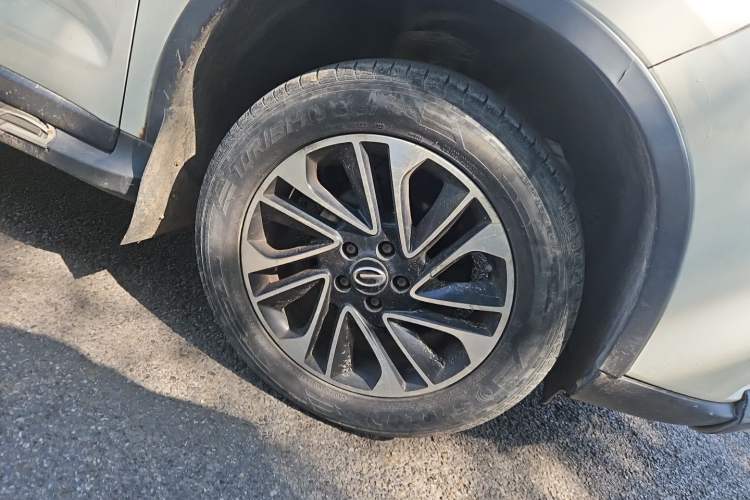 Used GAC Trumpchi GS4 2017 200T Manual Two-Wheel Drive Elite Edition Right Front Wheel Hub