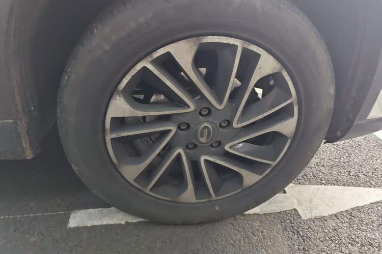 Used GAC Trumpchi GS4 2017 235T G-DCT Two-Wheel Drive Elite Edition Right Front Wheel Hub