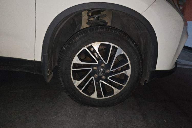 Used GAC Trumpchi GS4 2017 235T Automatic Two-Wheel Drive Elite Edition Right Front Wheel Hub