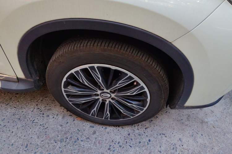Used GAC Trumpchi GS4 2017 235T Manual Two-Wheel Drive Luxury Edition Right Front Wheel Hub