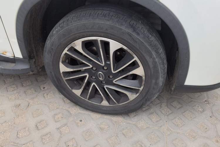 Used GAC Trumpchi GS4 2017 235T Automatic Two-Wheel Drive Elite Edition Right Front Wheel Hub