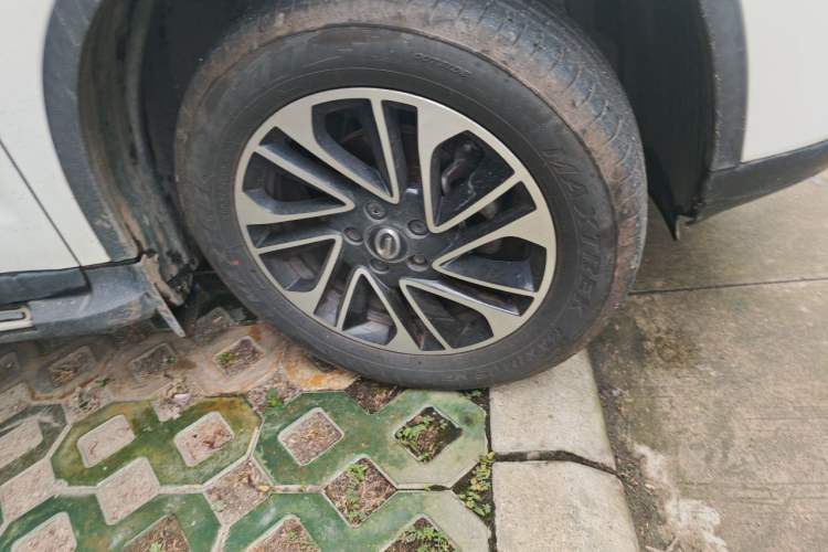 Used GAC Trumpchi GS4 2017 200T Manual Two-Wheel Drive Elite Edition Right Front Wheel Hub