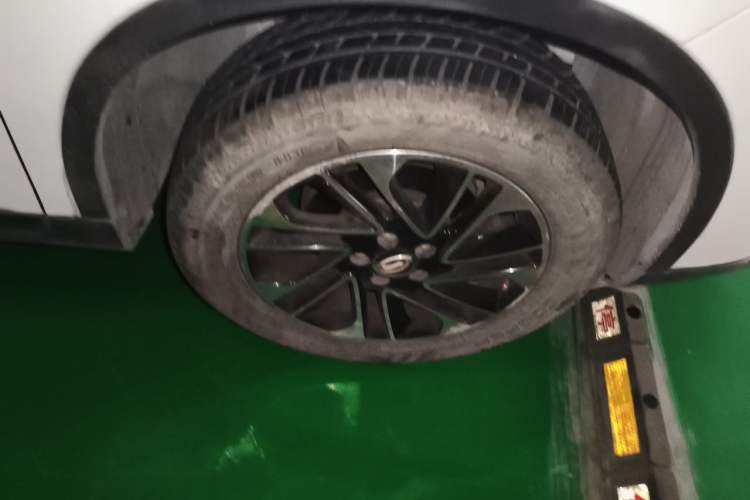 Used GAC Trumpchi GS4 2017 235T Automatic Two-Wheel Drive Elite Edition Right Front Wheel Hub