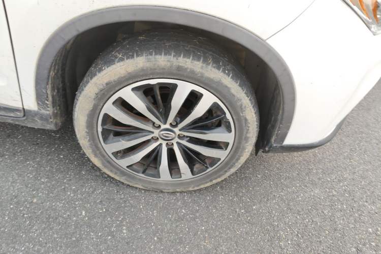 Used GAC Trumpchi GS4 2017 235T Automatic Two-Wheel Drive Luxury Smart Connectivity Version Right Front Wheel Hub