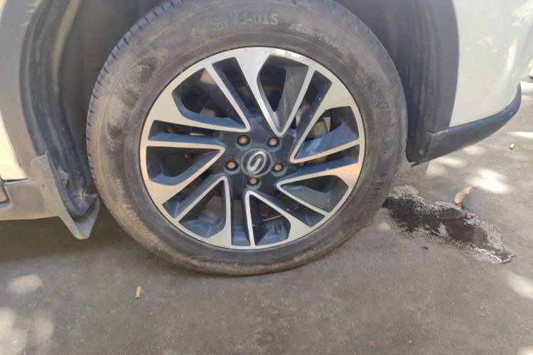 Used GAC Trumpchi GS4 2017 235T G-DCT Two-Wheel Drive Elite Edition Right Front Wheel Hub