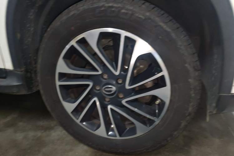 Used GAC Trumpchi GS4 2017 235T Automatic Two-Wheel Drive Elite Edition Right Front Wheel Hub