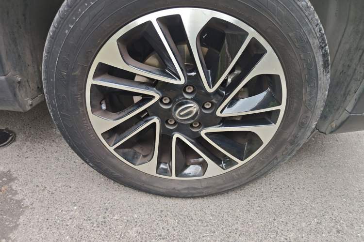 Used GAC Trumpchi GS4 2017 200T G-DCT Two-Wheel Drive Elite Edition Right Front Wheel Hub