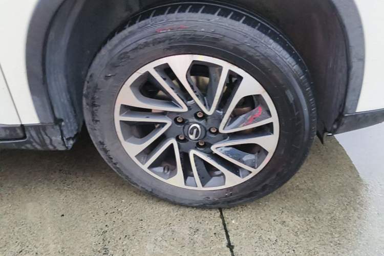 Used GAC Trumpchi GS4 2017 235T G-DCT Two-Wheel Drive Elite Edition Right Front Wheel Hub