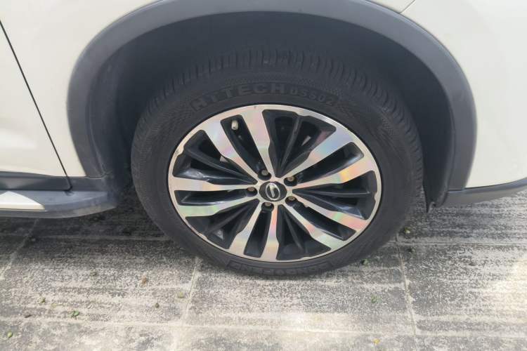 Used GAC Trumpchi GS4 2017 235T Automatic Two-Wheel Drive Luxury Smart Connectivity Version Right Front Wheel Hub