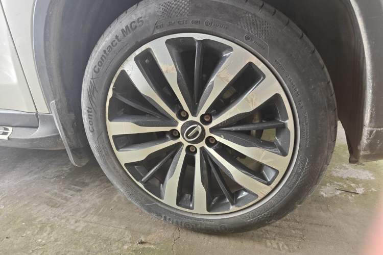 Used GAC Trumpchi GS4 2017 235T Automatic Two-Wheel Drive Luxury Smart Connectivity Version Right Front Wheel Hub