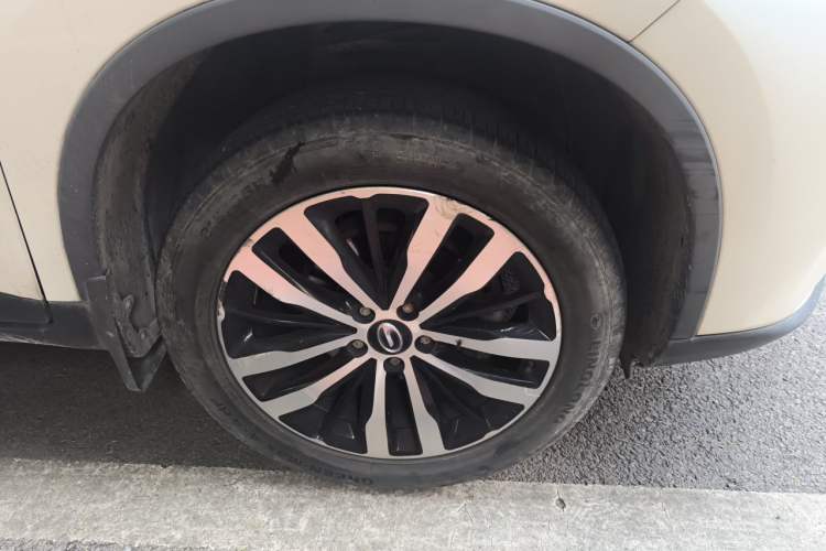 Used GAC Trumpchi GS4 2017 235T Automatic Two-Wheel Drive Luxury Smart Connectivity Version Right Front Wheel Hub
