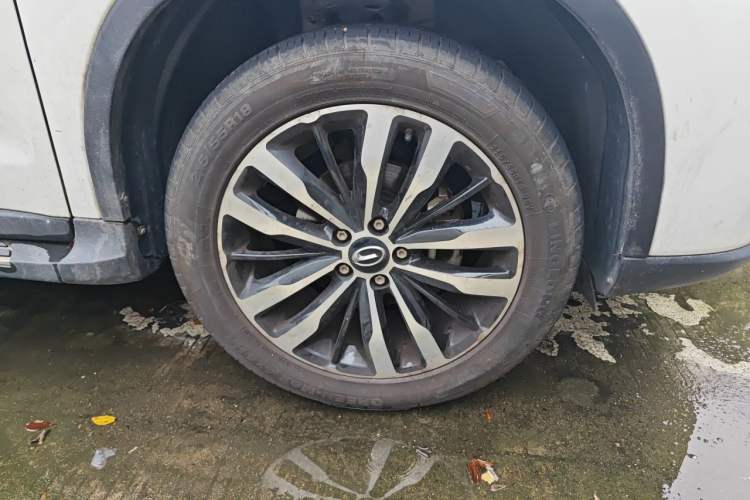 Used GAC Trumpchi GS4 2017 235T Manual Two-Wheel Drive Luxury Edition Right Front Wheel Hub