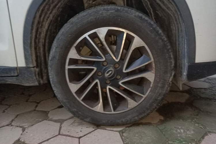 Used GAC Trumpchi GS4 2017 200T Manual Two-Wheel Drive Elite Edition Right Front Wheel Hub