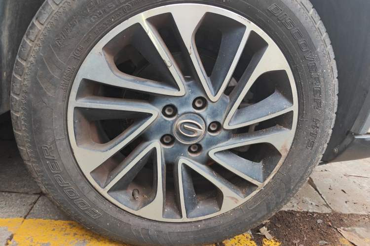 Used GAC Trumpchi GS4 2017 200T G-DCT Two-Wheel Drive Elite Edition Right Front Wheel Hub