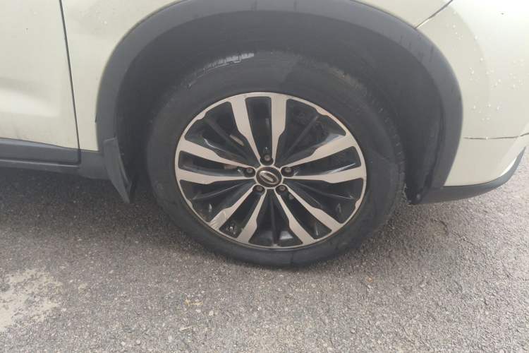 Used GAC Trumpchi GS4 2017 200T Manual Two-Wheel Drive Luxury Edition Right Front Wheel Hub
