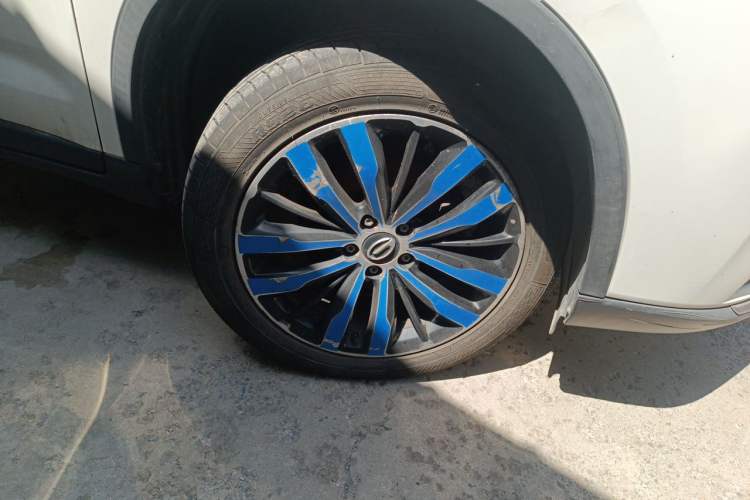 Used GAC Trumpchi GS4 2017 235T Automatic Two-Wheel Drive Luxury Smart Connectivity Version Right Front Wheel Hub