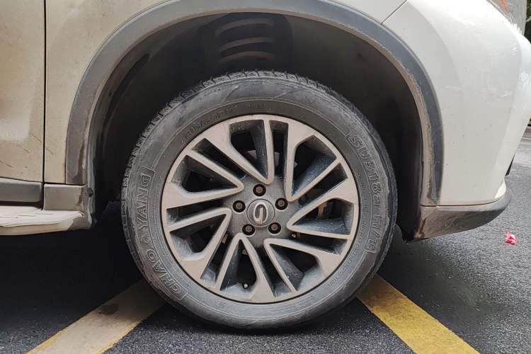 Used GAC Trumpchi GS4 2017 235T Automatic Two-Wheel Drive Elite Edition Right Front Wheel Hub