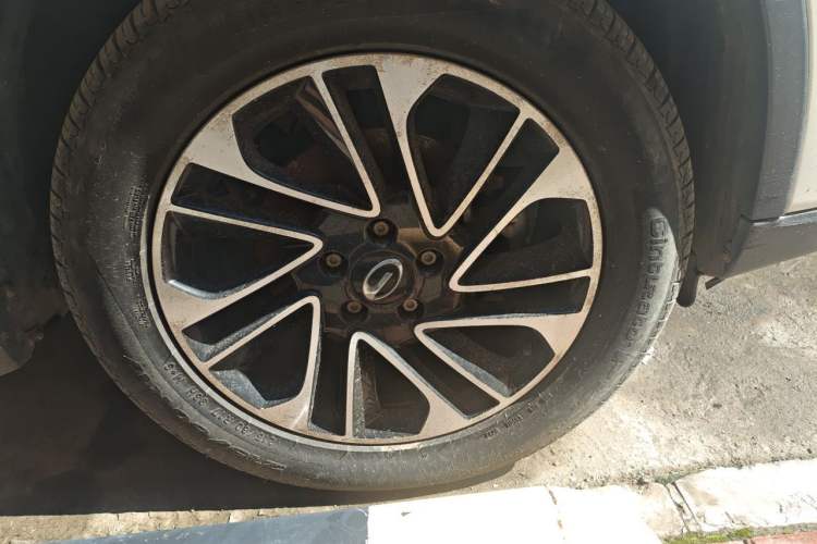 Used GAC Trumpchi GS4 2017 235T Automatic Two-Wheel Drive Elite Edition Right Front Wheel Hub
