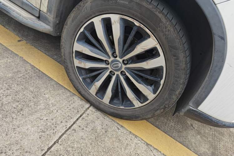 Used GAC Trumpchi GS4 2017 235T Automatic Two-Wheel Drive Luxury Smart Connectivity Version Right Front Wheel Hub
