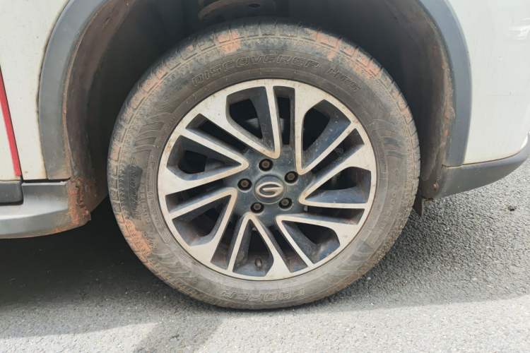Used GAC Trumpchi GS4 2017 235T Automatic Two-Wheel Drive Elite Edition Right Front Wheel Hub