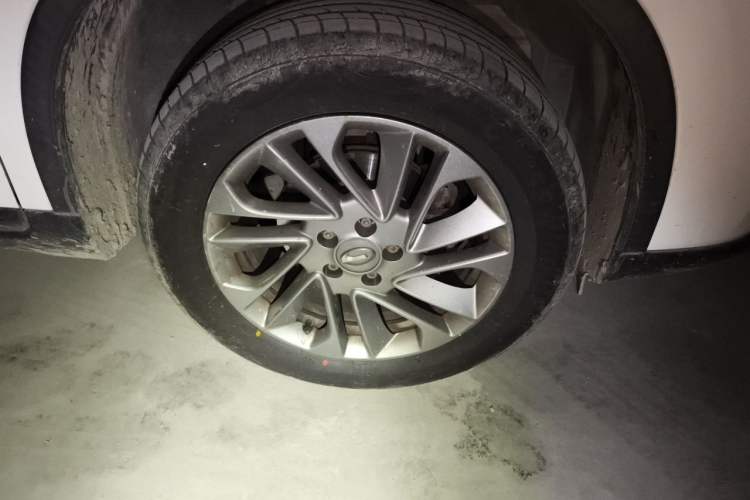 Used GAC Trumpchi GS4 2017 200T G-DCT Two-Wheel Drive Comfort Edition Right Front Wheel Hub