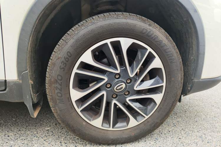 Used GAC Trumpchi GS4 2017 235T Automatic Two-Wheel Drive Elite Edition Right Front Wheel Hub