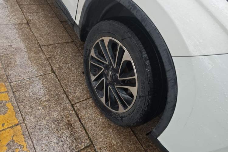 Used GAC Trumpchi GS4 2017 200T G-DCT Two-Wheel Drive Elite Edition Right Front Wheel Hub
