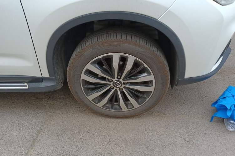Used GAC Trumpchi GS4 2017 235T Manual Two-Wheel Drive Luxury Edition Right Front Wheel Hub