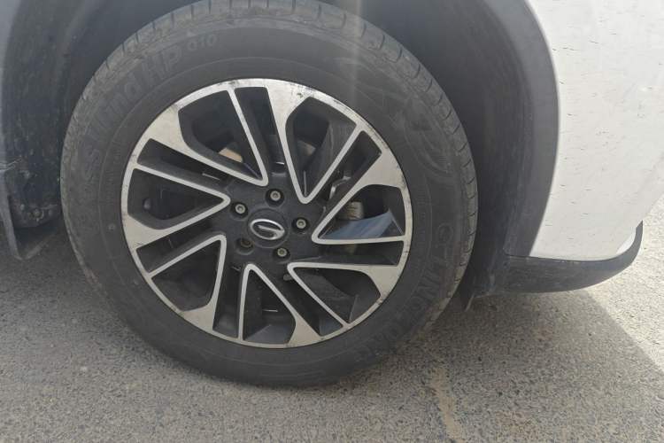 Used GAC Trumpchi GS4 2017 200T G-DCT Two-Wheel Drive Elite Edition Right Front Wheel Hub