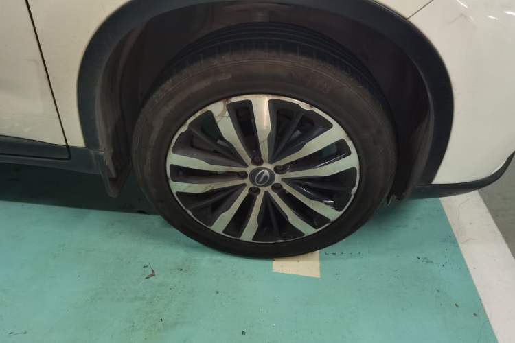 Used GAC Trumpchi GS4 2017 235T Manual Two-Wheel Drive Luxury Edition Right Front Wheel Hub