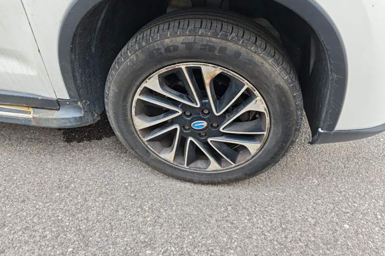 Used GAC Trumpchi GS4 2017 235T Automatic Two-Wheel Drive Elite Edition Right Front Wheel Hub