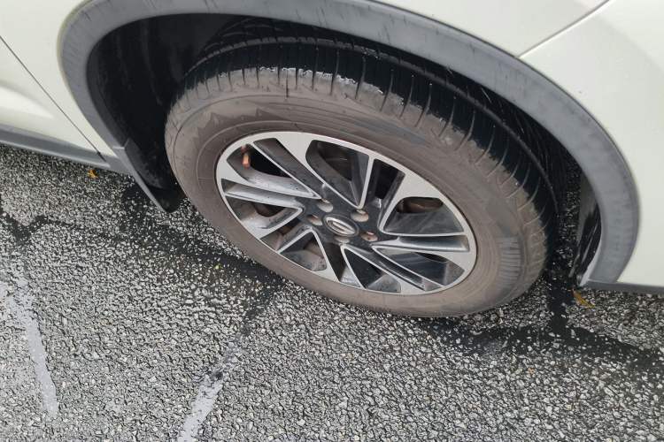 Used GAC Trumpchi GS4 2017 235T Automatic Two-Wheel Drive Elite Edition Right Front Wheel Hub