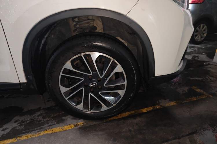 Used GAC Trumpchi GS4 2017 200T Manual Two-Wheel Drive Elite Edition Right Front Wheel Hub