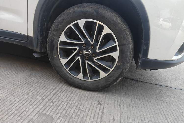 Used GAC Trumpchi GS4 2017 235T Automatic Two-Wheel Drive Elite Edition Right Front Wheel Hub