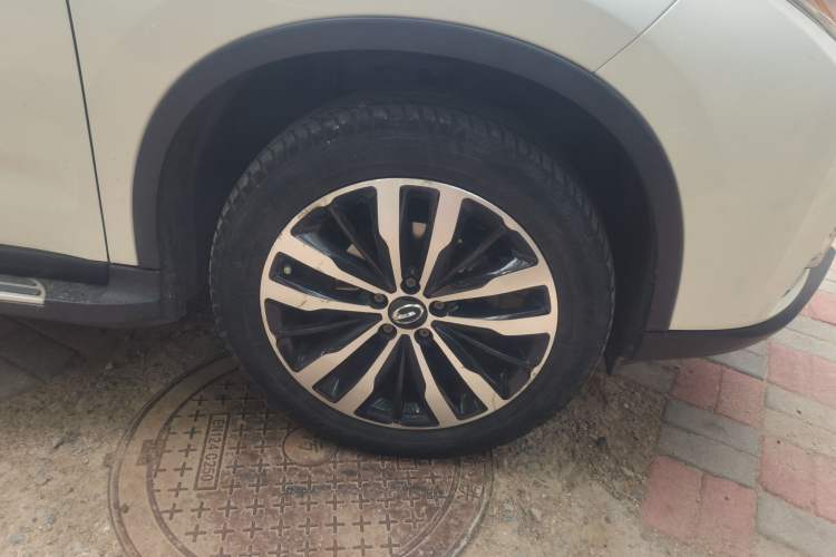 Used GAC Trumpchi GS4 2017 235T Manual Two-Wheel Drive Luxury Edition Right Front Wheel Hub