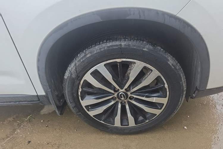 Used GAC Trumpchi GS4 2017 200T Manual Two-Wheel Drive Luxury Edition Right Front Wheel Hub