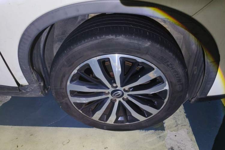 Used GAC Trumpchi GS4 2017 235T G-DCT Two-Wheel Drive Luxury Edition Right Front Wheel Hub