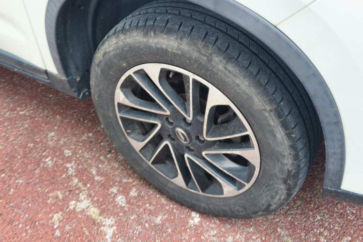 Used GAC Trumpchi GS4 2017 200T G-DCT Two-Wheel Drive Elite Edition Right Front Wheel Hub