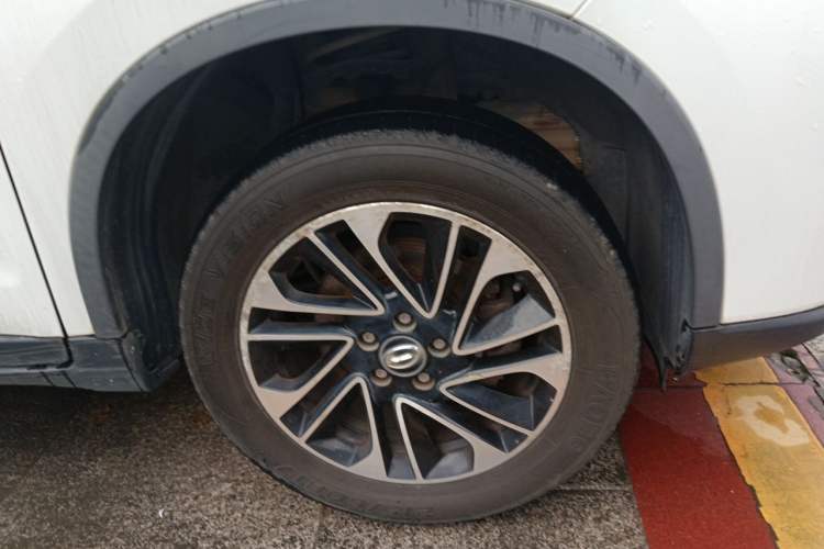 Used GAC Trumpchi GS4 2017 235T Automatic Two-Wheel Drive Elite Edition Right Front Wheel Hub