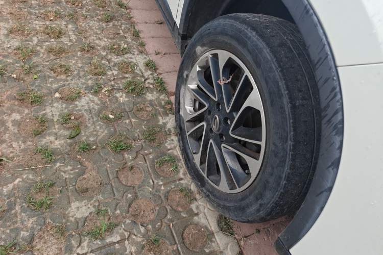 Used GAC Trumpchi GS4 2017 200T Manual Two-Wheel Drive Elite Edition Right Front Wheel Hub