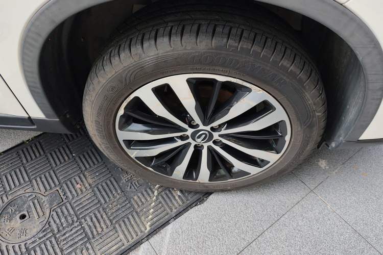 Used GAC Trumpchi GS4 2017 235T Manual Two-Wheel Drive Luxury Edition Right Front Wheel Hub