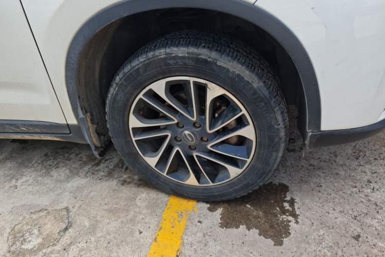 Used GAC Trumpchi GS4 2017 235T Automatic Two-Wheel Drive Elite Edition Right Front Wheel Hub