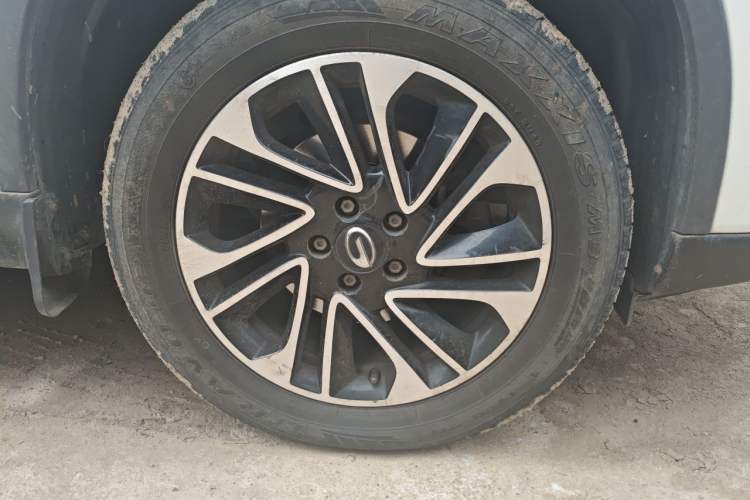 Used GAC Trumpchi GS4 2017 235T Automatic Two-Wheel Drive Elite Edition Right Front Wheel Hub