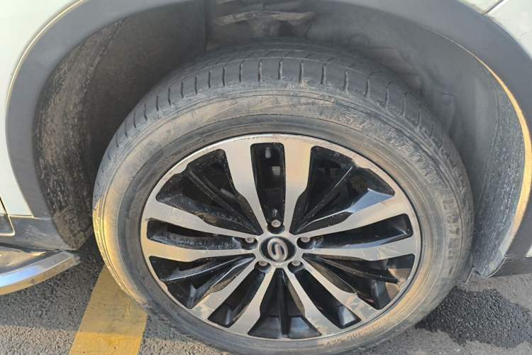 Used GAC Trumpchi GS4 2017 235T Manual Two-Wheel Drive Luxury Edition Right Front Wheel Hub