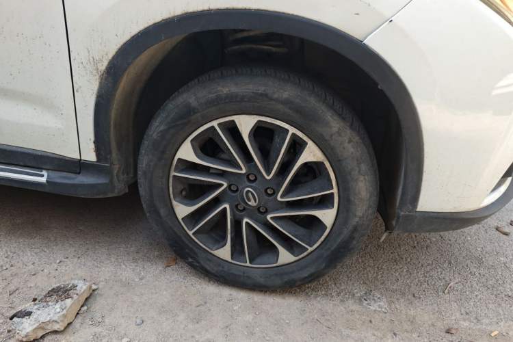 Used GAC Trumpchi GS4 2017 235T Automatic Two-Wheel Drive Elite Edition Right Front Wheel Hub