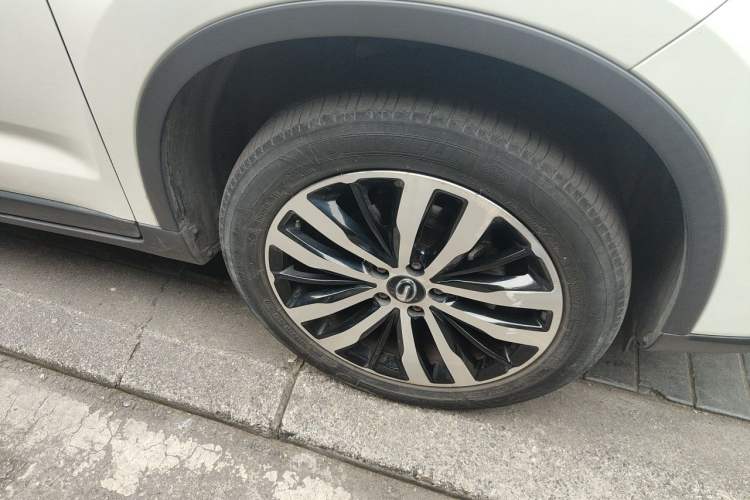 Used GAC Trumpchi GS4 2017 235T Manual Two-Wheel Drive Luxury Edition Right Front Wheel Hub