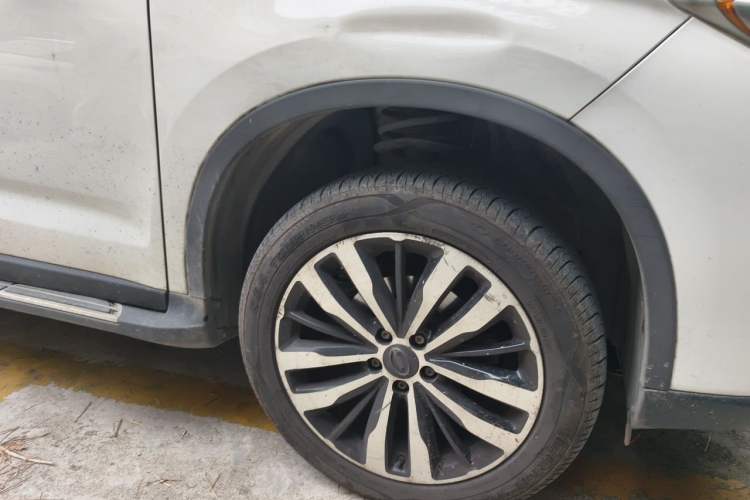 Used GAC Trumpchi GS4 2017 235T Automatic Two-Wheel Drive Luxury Smart Connectivity Version Right Front Wheel Hub
