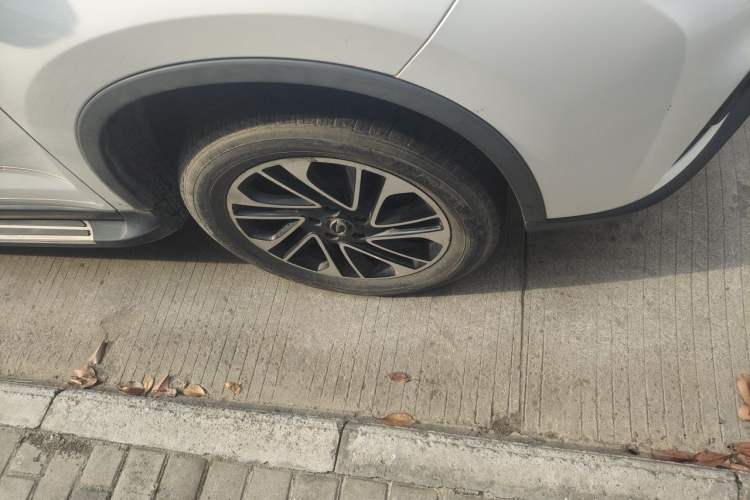 Used GAC Trumpchi GS4 2017 200T Manual Two-Wheel Drive Elite Edition Right Front Wheel Hub