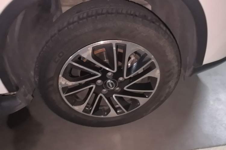 Used GAC Trumpchi GS4 2017 235T Automatic Two-Wheel Drive Elite Edition Right Front Wheel Hub